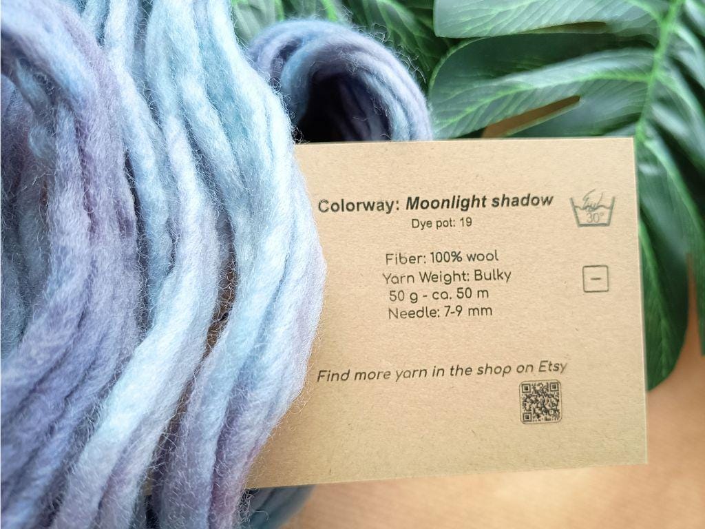 Moonlight shadow - 50g - Hand-dyed yarn. Soft to the touch.