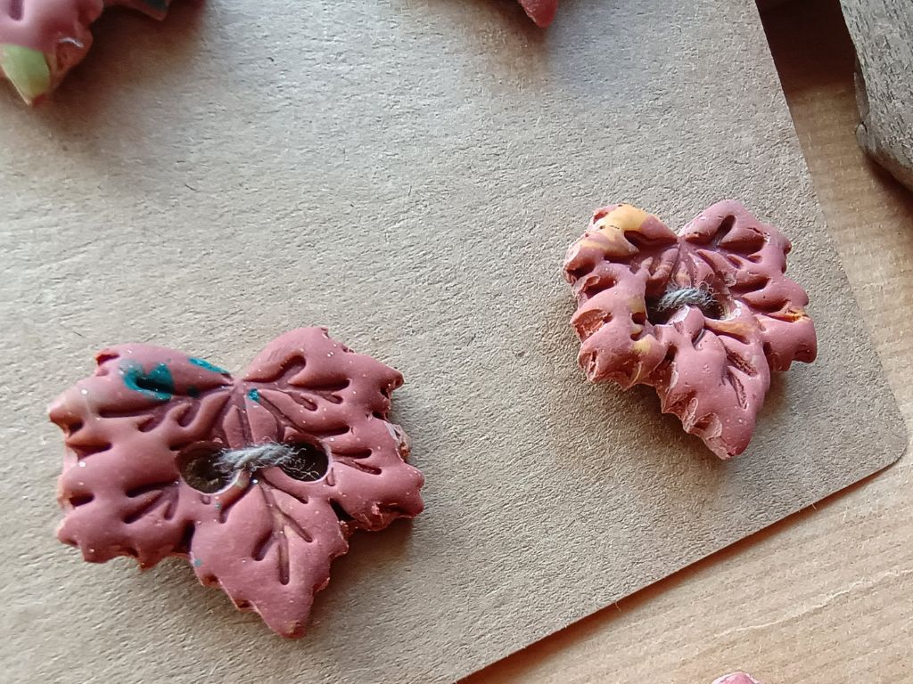 Unique Knitting Buttons – Handmade Clay Leaf Buttons – 25mm