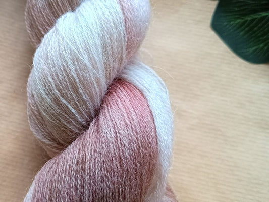 Wooden heart - 50g - Hand-dyed yarn for knitting and crocheting.