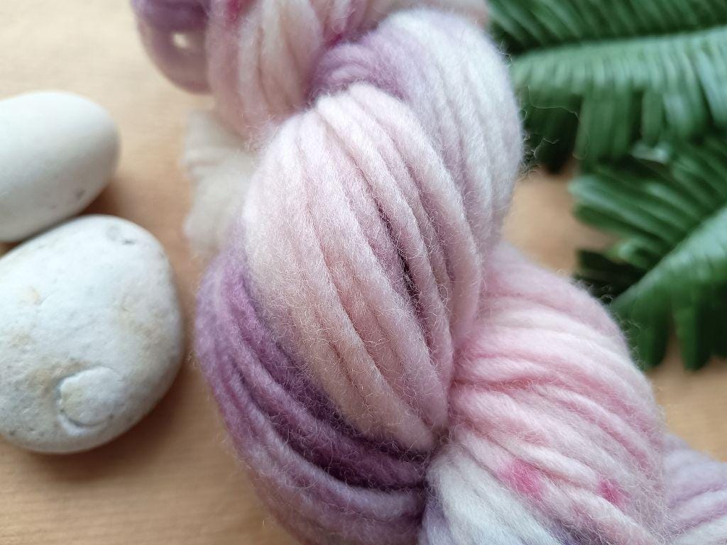 Alle garner til pind 5,5 - 10 mm / Aran & Bulky / 200 m og derunder pr. 100g