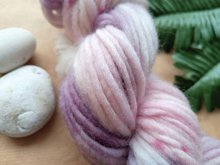 Alle garner til pind 5,5 - 10 mm / Aran & Bulky / 200 m og derunder pr. 100g