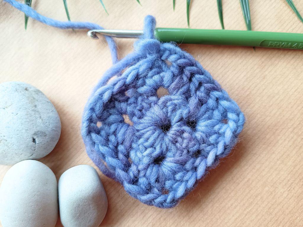 Blue Moon - 50g - Hand-dyed yarn. Soft to the touch. 