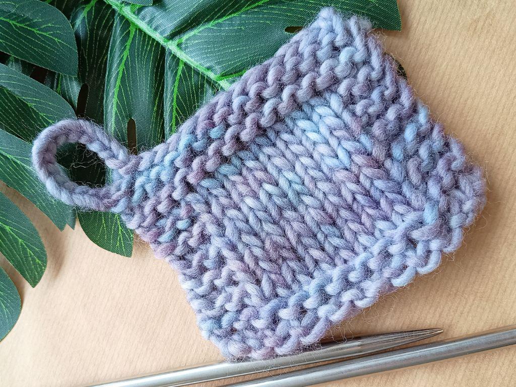 Moonlight shadow - 50g - Hand-dyed yarn. Soft to the touch. 