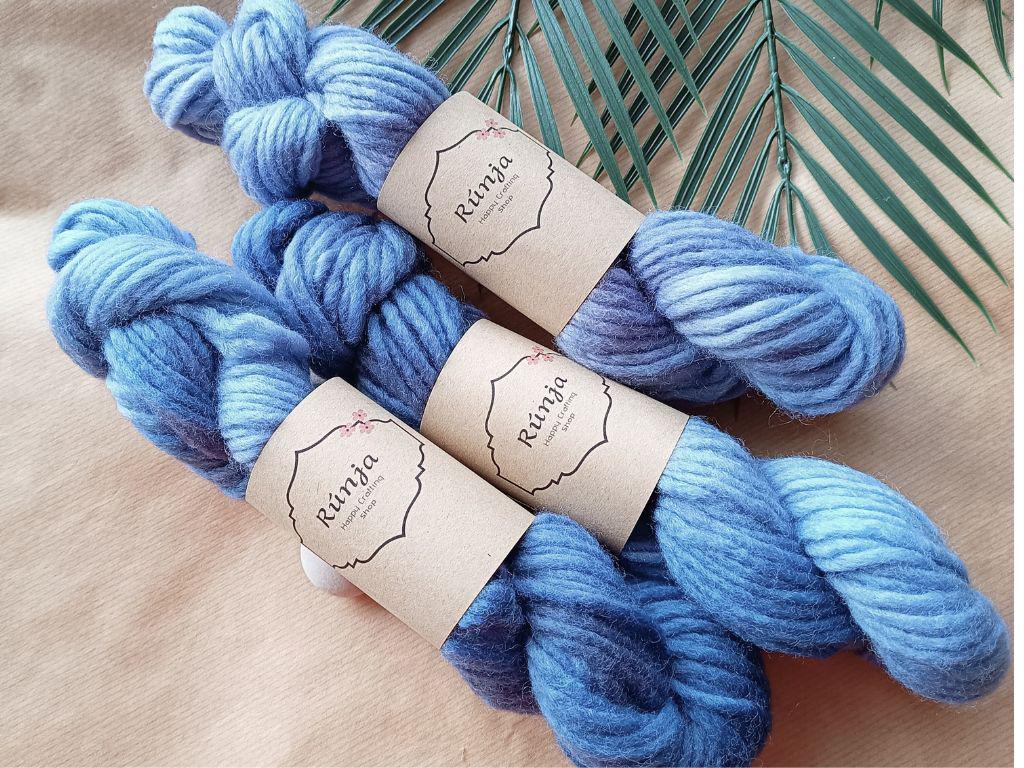 Blue Moon - 50g - Hand-dyed yarn. Soft to the touch. 