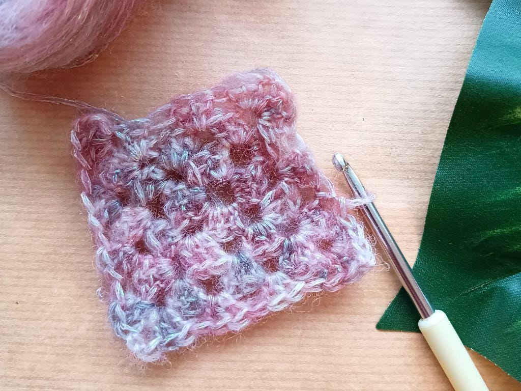 Kind of magic - 25g - Hand-dyed yarn for knitting and crocheting. Mohair blend. 