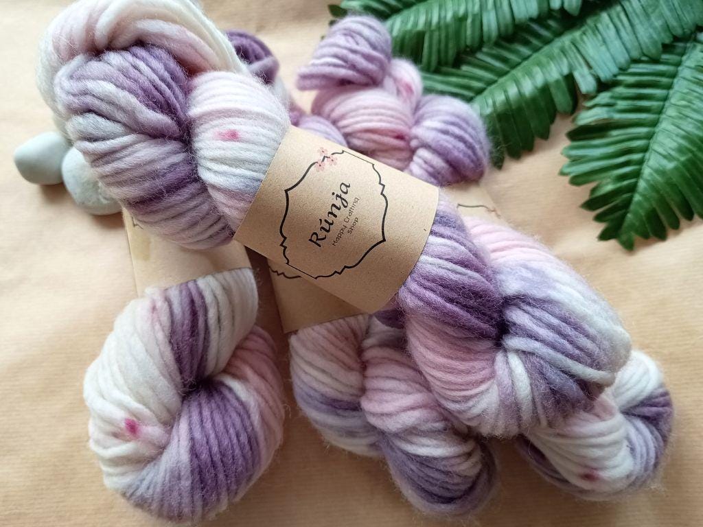 Pink phantom - 50g - Hand-dyed yarn for knitting and crocheting. - Soft to the touch.