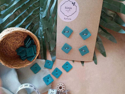 Handmade clay buttons for sewing, knitting or crocheting projects. Set of 4 buttons. Square buttons, approx. 28 mm in diameter.