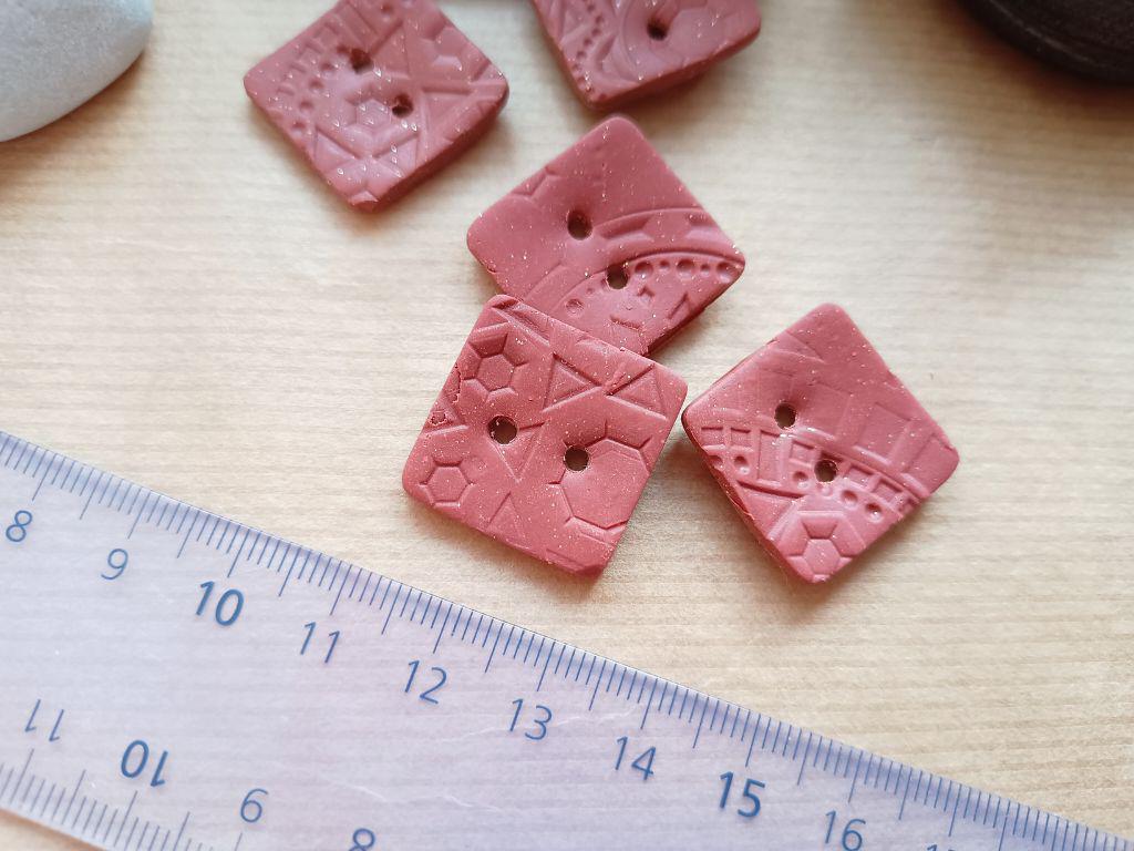 Unique handmade buttons - dusty brown polymer clay, geometric texture (set of 4) approx. 22 mm. Gold glitter.