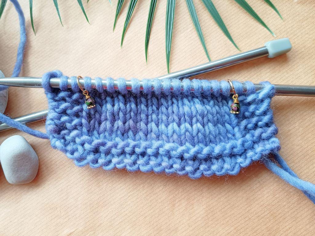 Blue Moon - 50g - Hand-dyed yarn. Soft to the touch. 