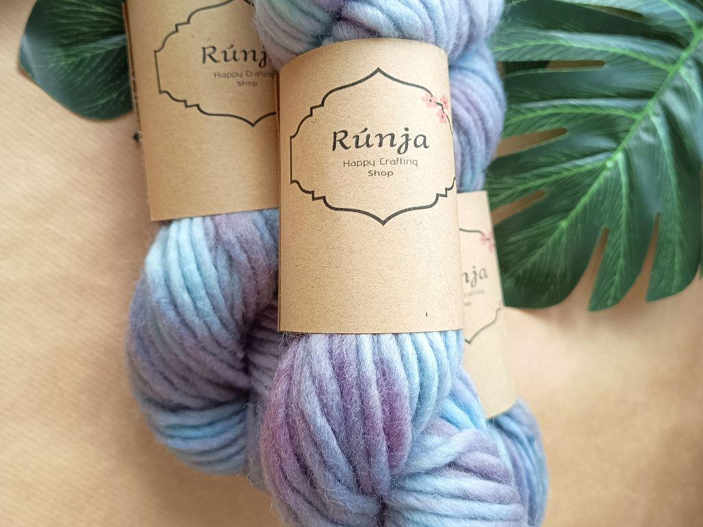 Moonlight shadow - 50g - Hand-dyed yarn. Soft to the touch. 