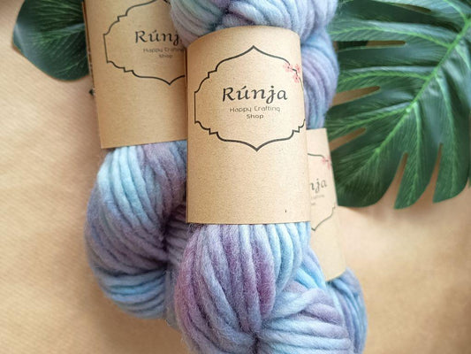 Moonlight shadow - 50g - Hand-dyed yarn. Soft to the touch. 