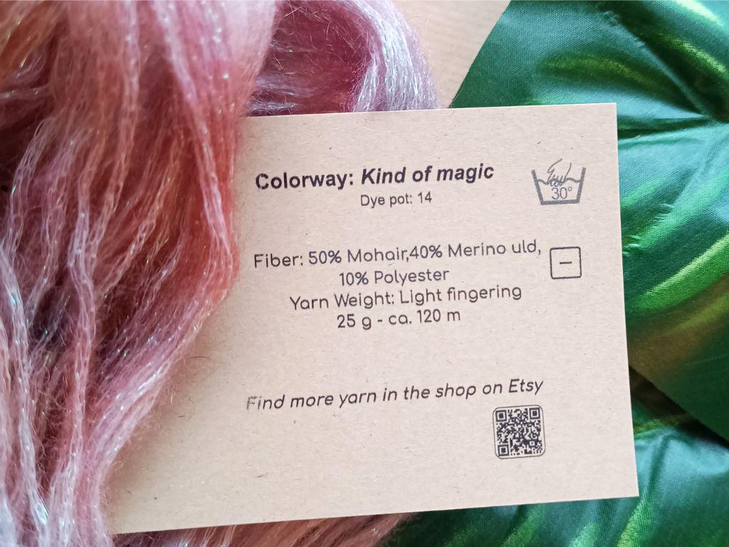 Kind of magic - 25g - Hand-dyed yarn for knitting and crocheting. Mohair blend. 