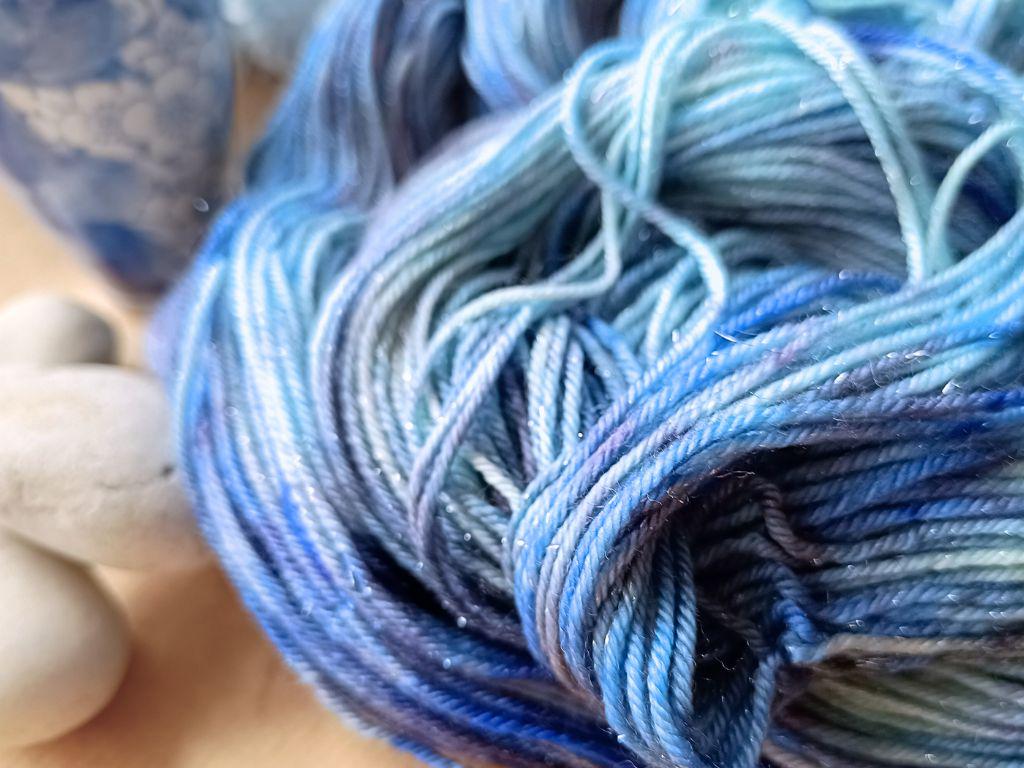 Run away - Hand Dyed Glitter Fingering Sock Yarn | Blue, teal with hints of purple. Glittery Merino Wool Blend | Unique Glittery Hand Dyed Yarn - 100g 