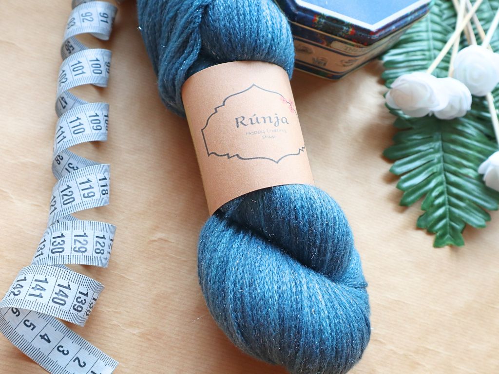 Vincent - Hand-Dyed Chainette Yarn with Glitter (100g)