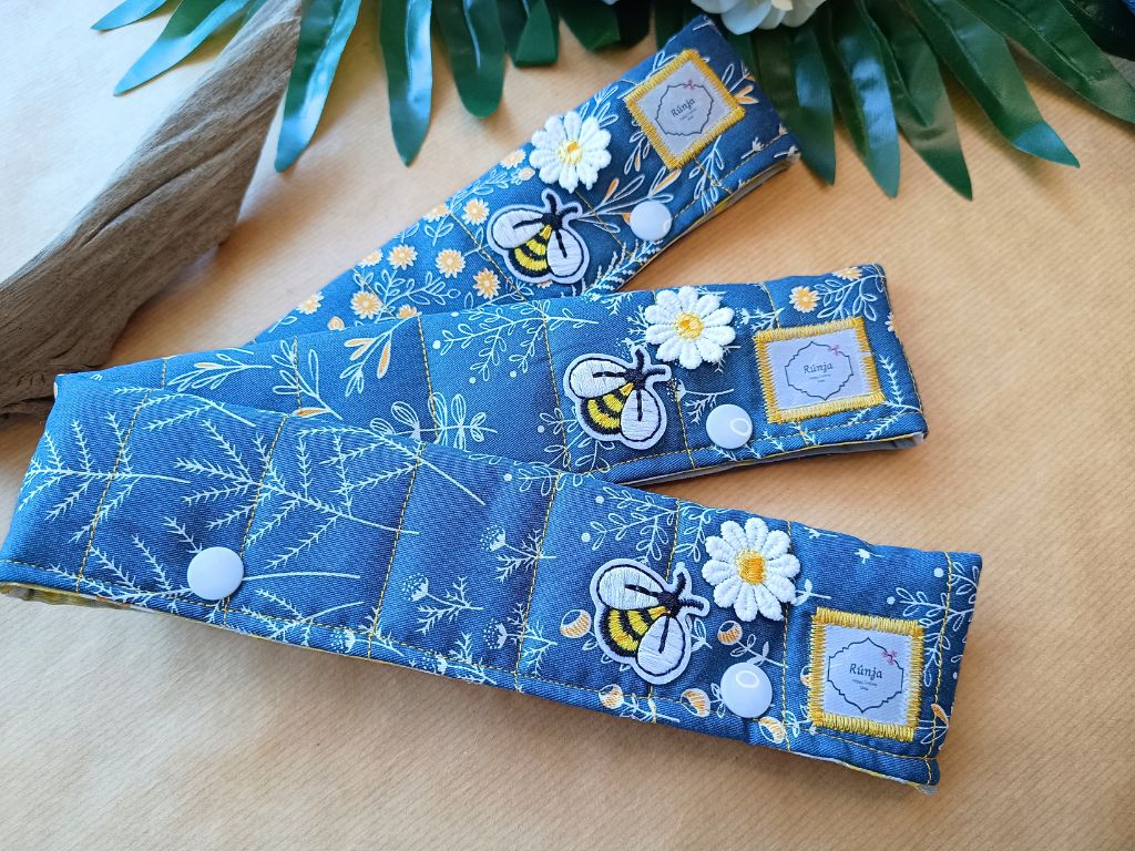 Handmade DPN Cozy for Sock Knitting – Needle Protector with Bee & Flower Motif | RúnjaCrafts