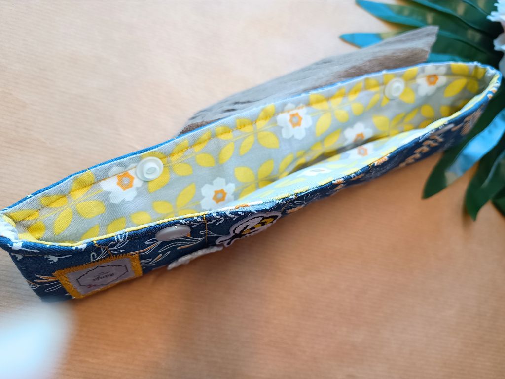 Handmade DPN Cozy for Sock Knitting – Needle Protector with Bee & Flower Motif | RúnjaCrafts