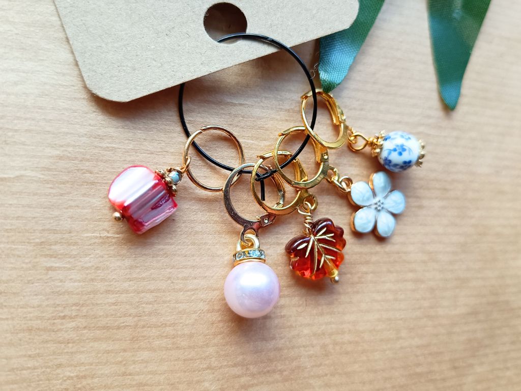 Handmade Stitch Markers "Leaf and Flower" | Luxury Knitting Accessories with Mother of Pearl