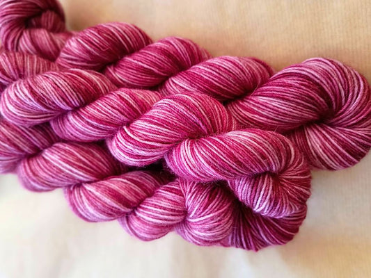 Star Ruby – Hand-dyed Merino Wool & Nylon Sock Yarn (50g) – Pink Melange