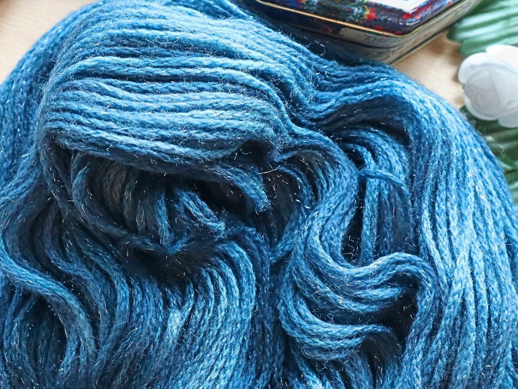Hand-dyed Sparkle Sport Mini Skein (Chainette) – 20g – "Vincent"