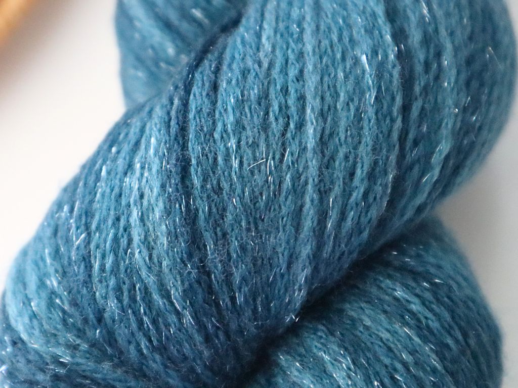 Vincent - Hand-Dyed Chainette Yarn with Glitter (100g)