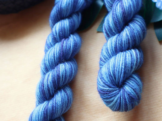 Blue Hand-Dyed Wool/Polyamide (DK) – 20g – "Stay"