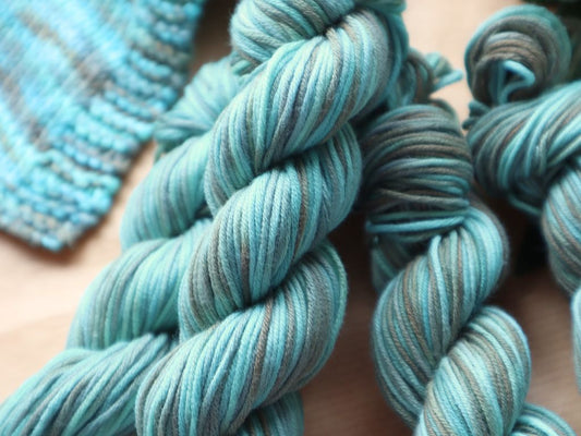 Green Hand-Dyed Cotton (Sport) – 20g – "SkyFall"