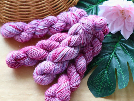 Pink/Purple Hand-dyed Merino/Polyamide (Fingering) – 20g – "Fae"