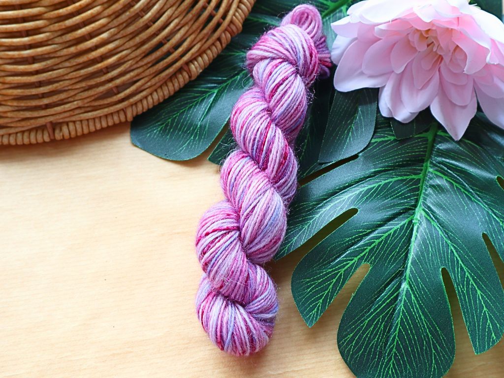 Pink/Purple Hand-dyed Merino/Polyamide (Fingering) – 20g – "Fae"