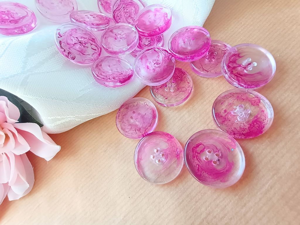 Håndstøbte Knapper med Pink Hvirvler - Unika Luksus til Strik (25mm, 4stk)
