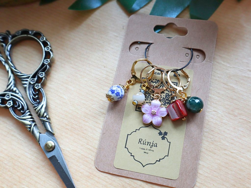 Handmade Stitch Marker Set - Flowers and Agate Beads