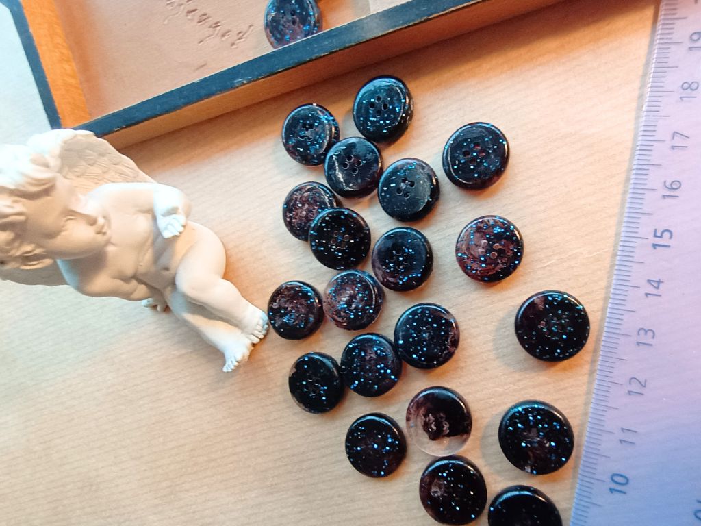 Set of 5 Handmade Dark Brown Resin Buttons (15mm) – Elegant Glitter Buttons for Knitting and Sewing
