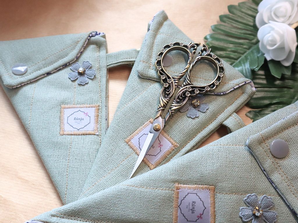 Hand-sewn Scissor Pocket in Dusty Green – Unique Sewing and Knitting Case from RúnjaCrafts