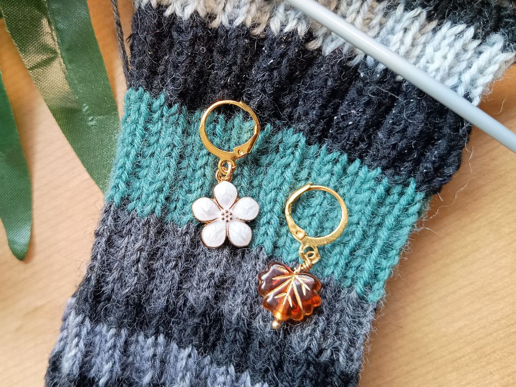 Handmade Stitch Markers "Leaf and Flower" | Luxury Knitting Accessories with Mother of Pearl
