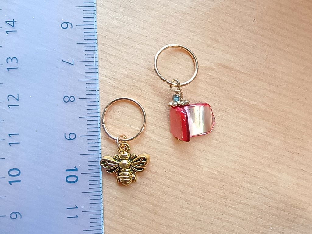 Handmade Stitch Markers "Rainbow & Bee" | Unique Accessories for Knitting & Crocheting