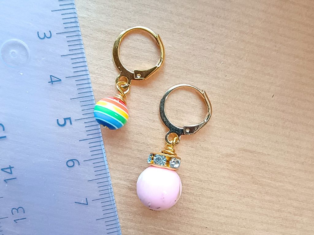 Handmade Stitch Markers "Rainbow & Bee" | Unique Accessories for Knitting & Crocheting