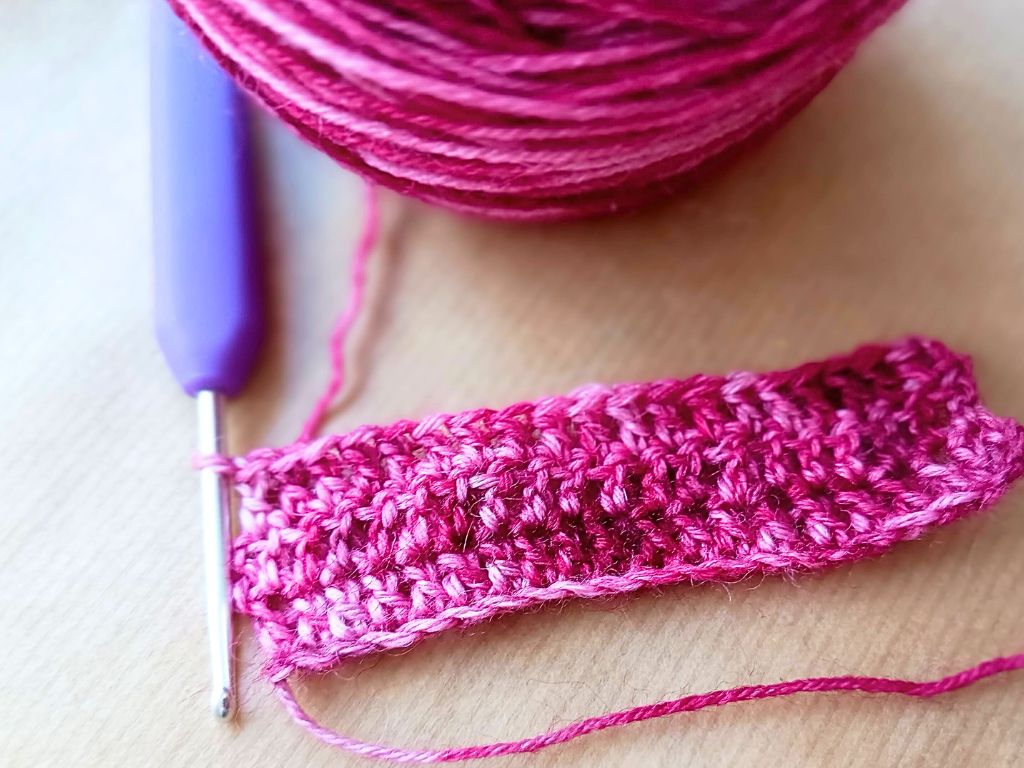 Star Ruby – Hand-dyed Merino Wool & Nylon Sock Yarn (50g) – Pink Melange
