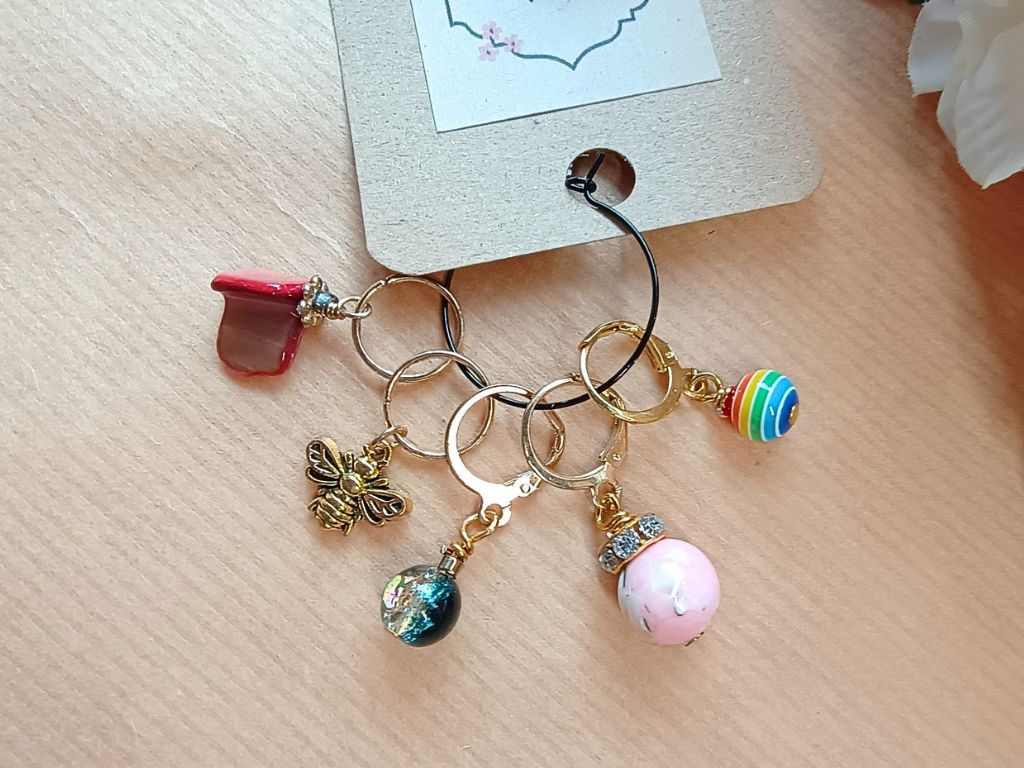 Handmade Stitch Markers "Rainbow & Bee" | Unique Accessories for Knitting & Crocheting