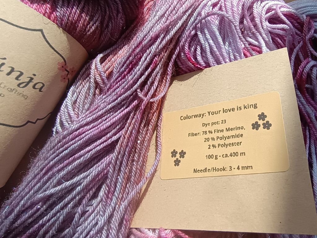 RúnjaCrafts Hand Dyed Yarn 'Your Love Is King' – Merino Wool with Glitter – Pink, Purple, Gray Blue – 100g / 400m