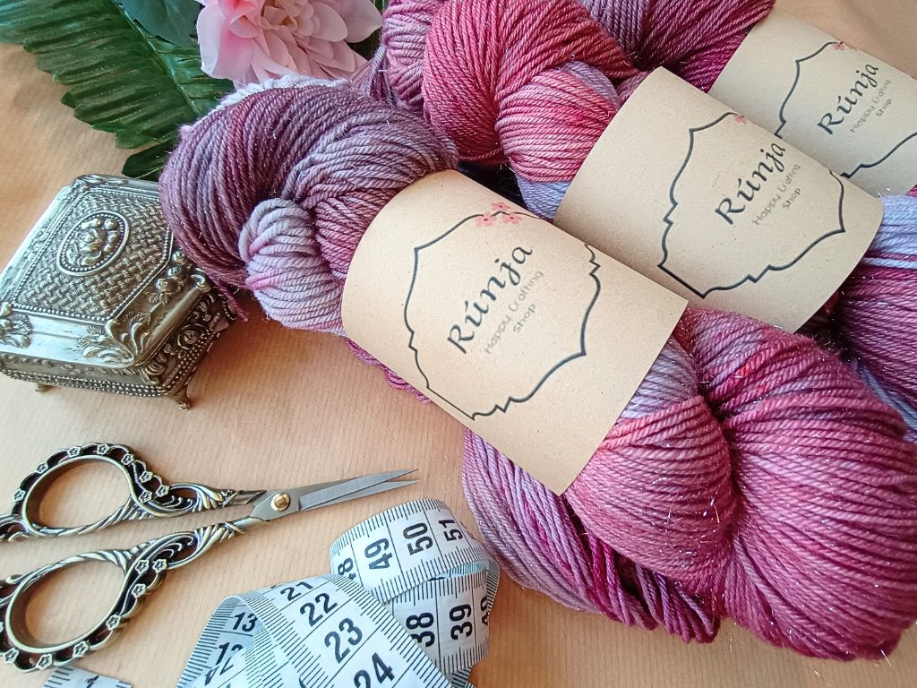 RúnjaCrafts Hand Dyed Yarn 'Your Love Is King' – Merino Wool with Glitter – Pink, Purple, Gray Blue – 100g / 400m