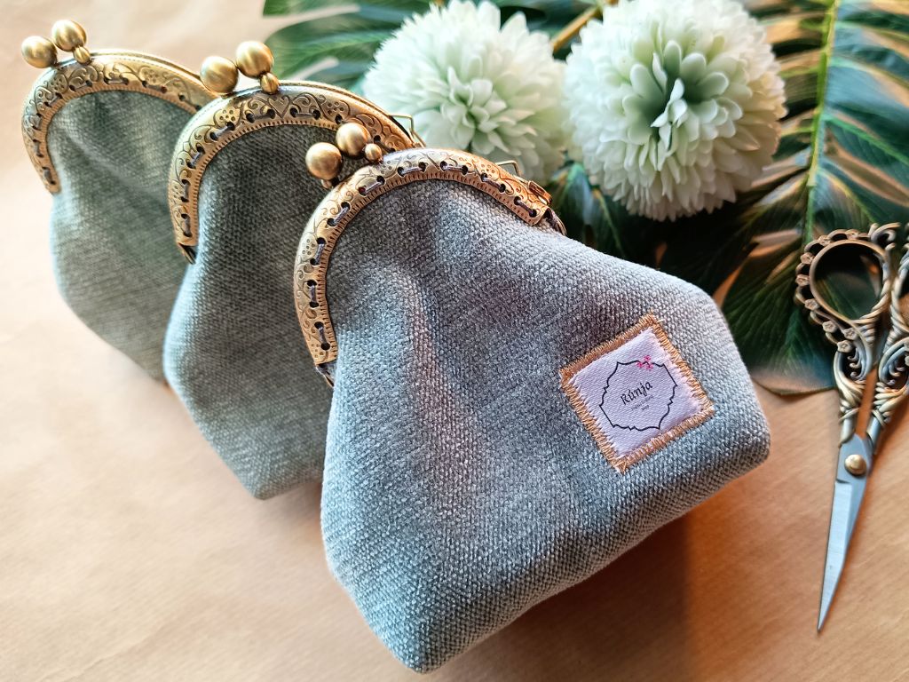 Velvet pouch for knitting accessories - Dusty green velvet