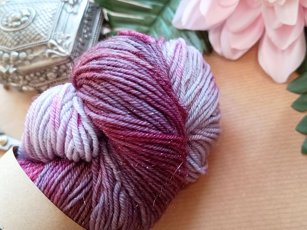 RúnjaCrafts Hand Dyed Yarn 'Your Love Is King' – Merino Wool with Glitter – Pink, Purple, Gray Blue – 100g / 400m