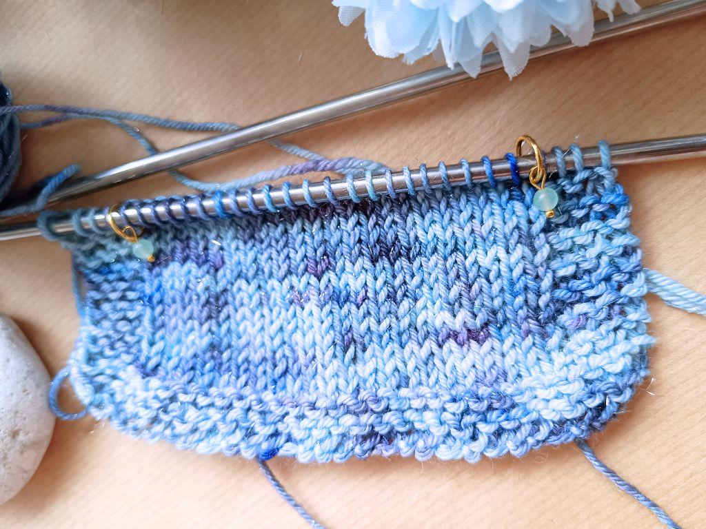 Run away - Hand Dyed Glitter Fingering Sock Yarn | Blue, teal with hints of purple. Glittery Merino Wool Blend | Unique Glittery Hand Dyed Yarn - 100g 
