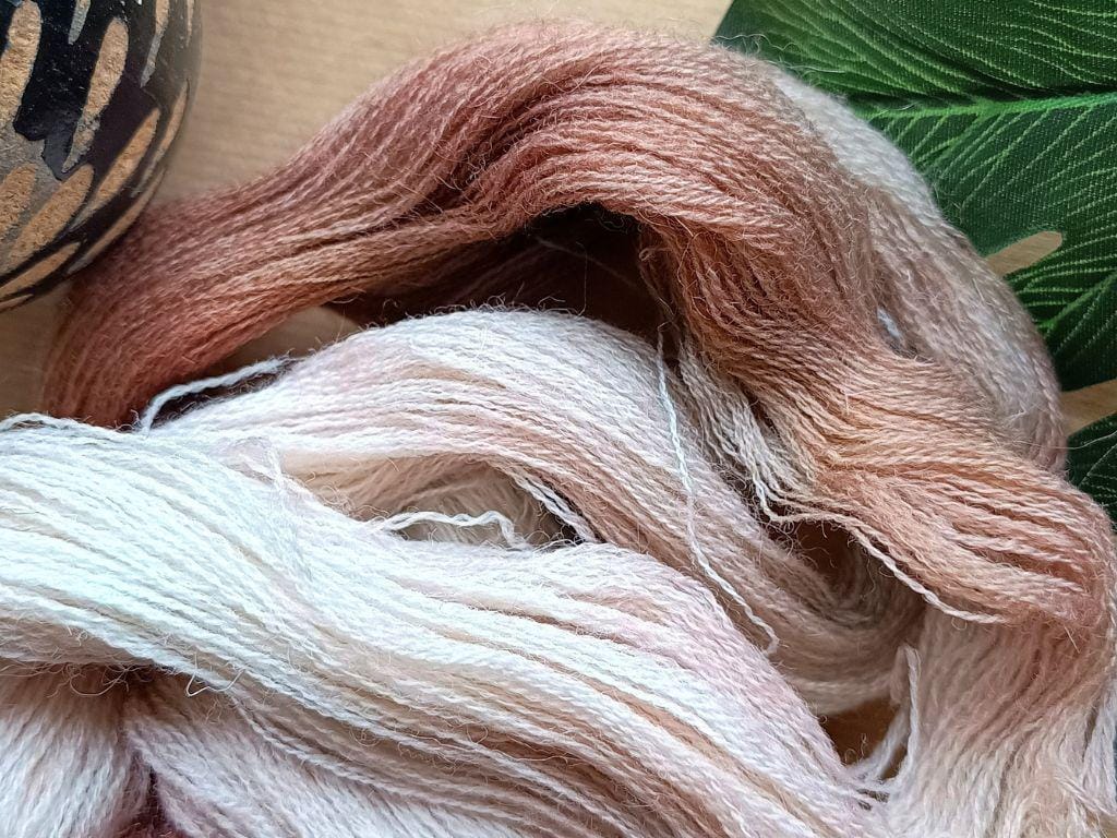 Wooden heart - 50g - Hand-dyed yarn for knitting and crocheting. 