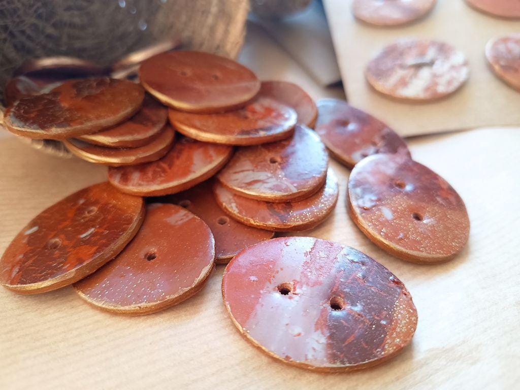 Unique handmade polymer clay buttons - earthy colors marble style - set of 4 - 36 mm - for sewing, knitting and crochet projects. Gold glitter.