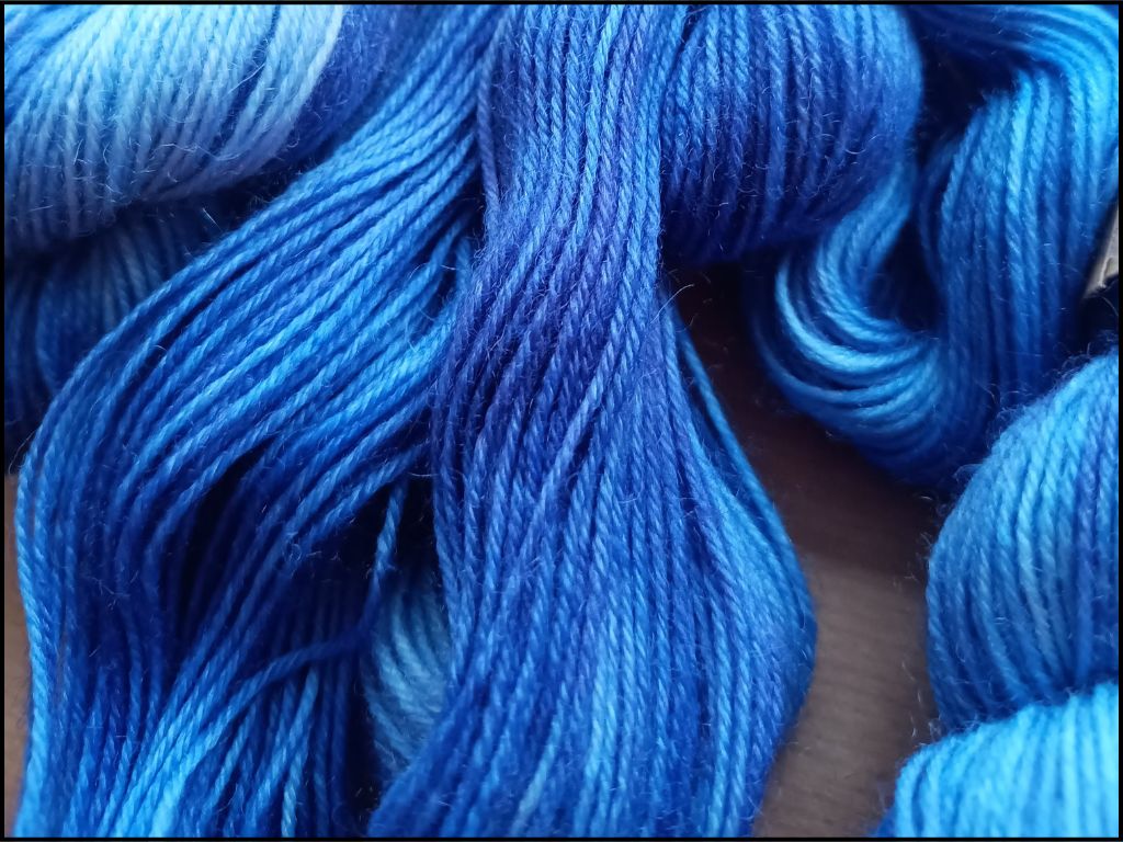 Lubist. 50g - Hand-dyed yarn. Denim colors. 