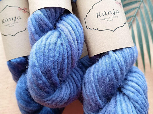 Blue Moon - 50g - Hand-dyed yarn. Soft to the touch. 