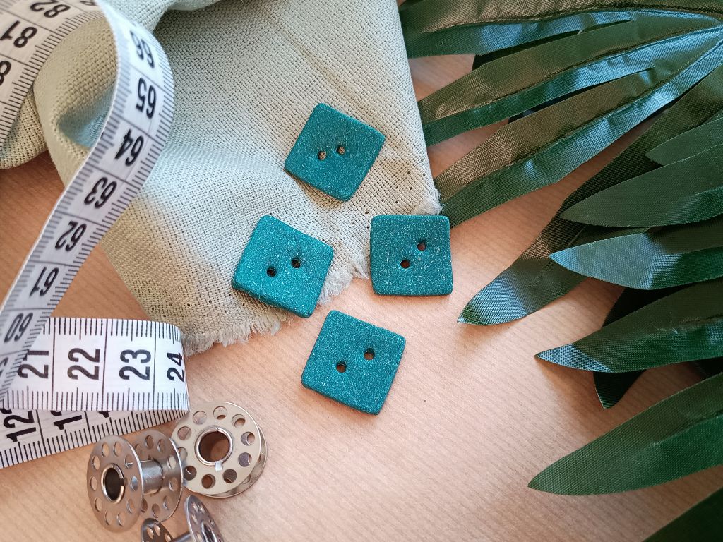 Handmade clay buttons for sewing, knitting or crocheting projects. Set of 4 buttons. Square buttons, approx. 28 mm in diameter.